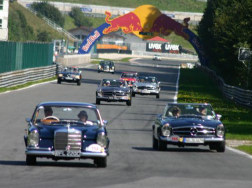 mb_220SEb_coupe_1965_Ian_Keers_salzburgringt.jpg