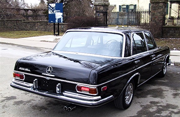 68benz_rghtrear.jpg